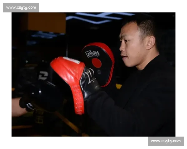周志鹏迎战日本拳王巅峰对决彰显中国力量与荣耀热血擂台书写新时代传奇篇章
